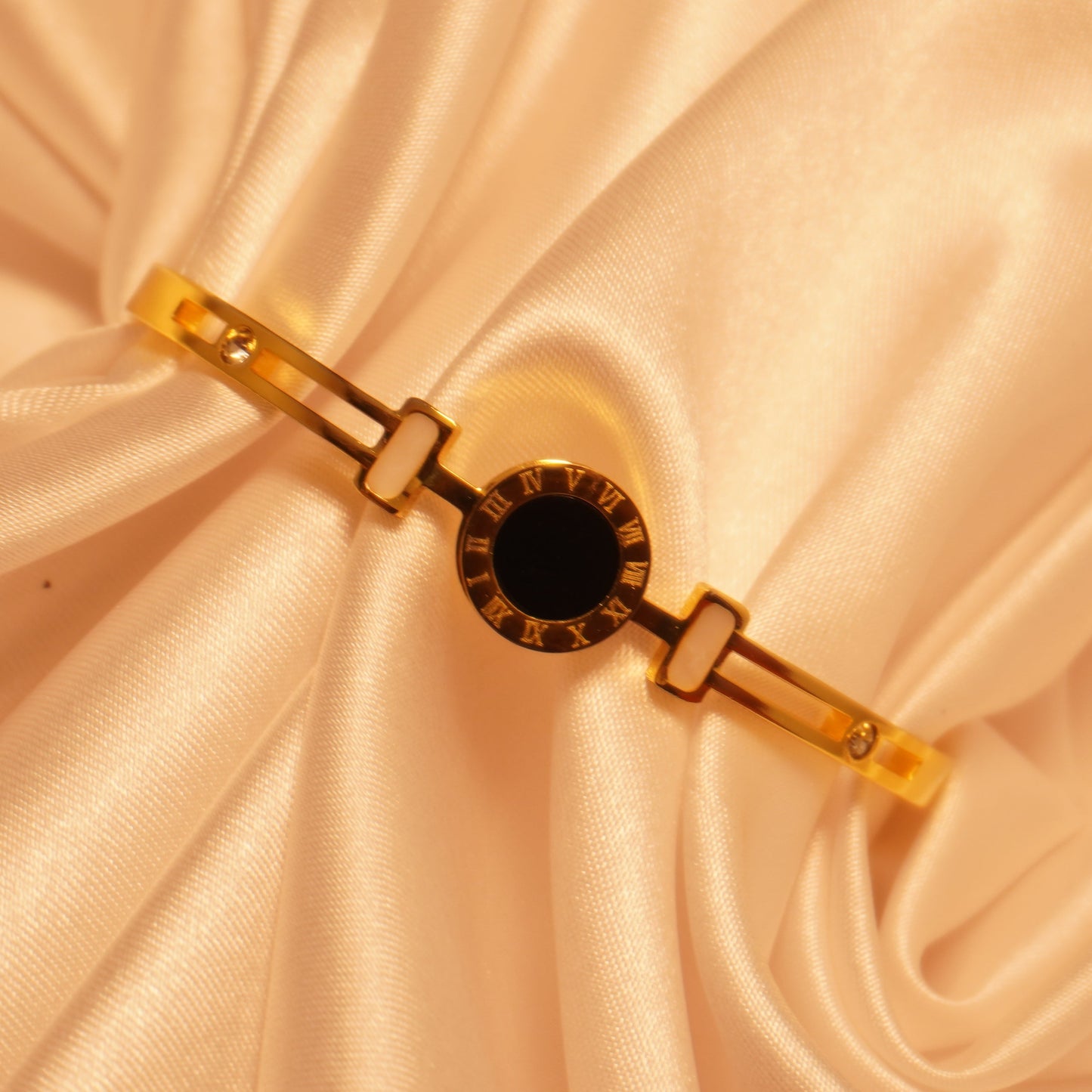 Roman Noir Bracelet