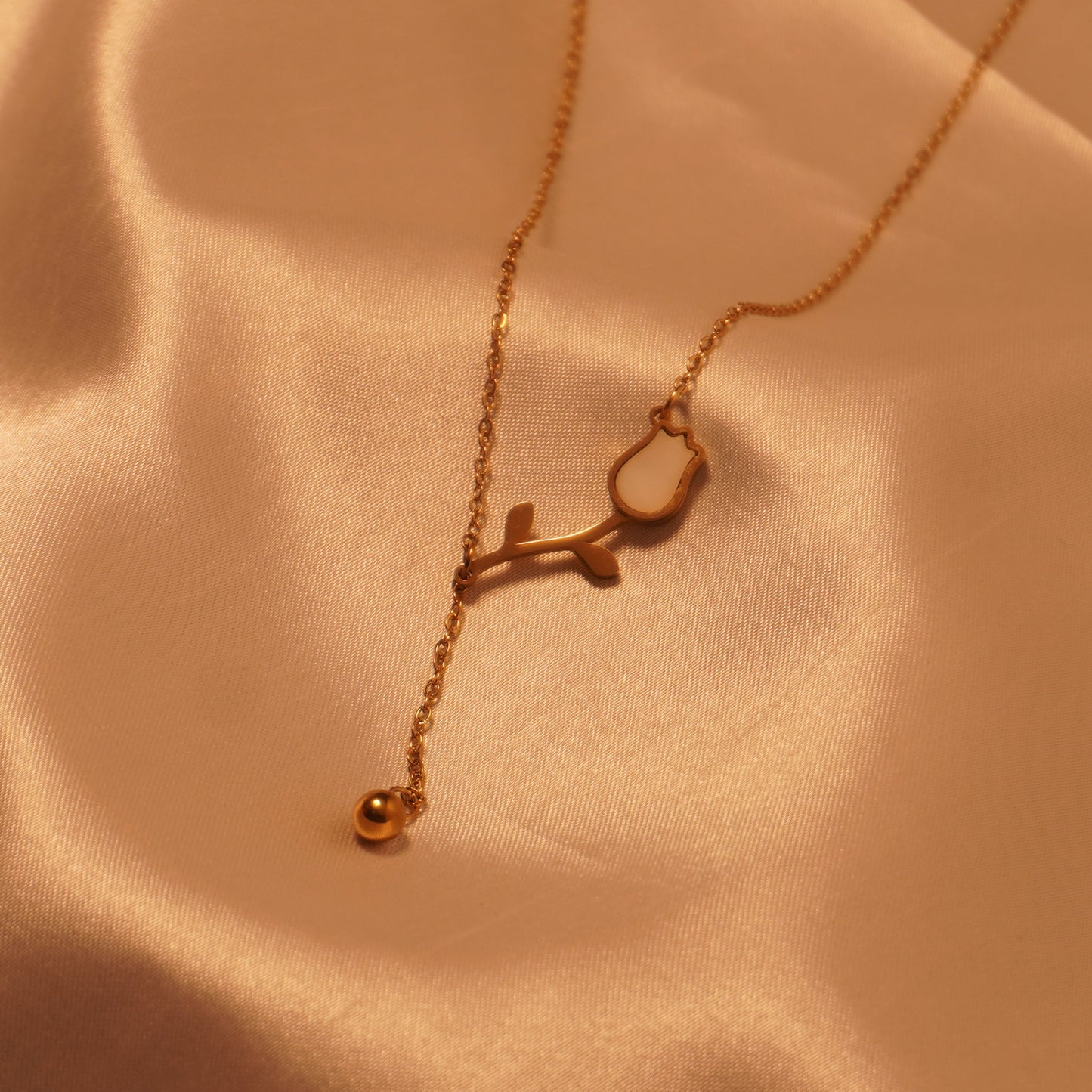 Bloom Tulip Necklace